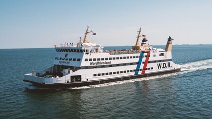 wdr_unternehmen_unsere-schiffe_Autofaehr-und-Passagiermotorschiff-Nordfriesland-6